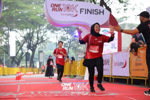 Race photo from ONE RUN 10 K
