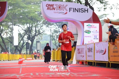 Race photo from ONE RUN 10 K