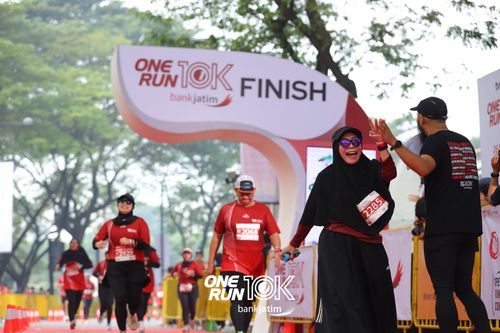 Race photo from ONE RUN 10 K
