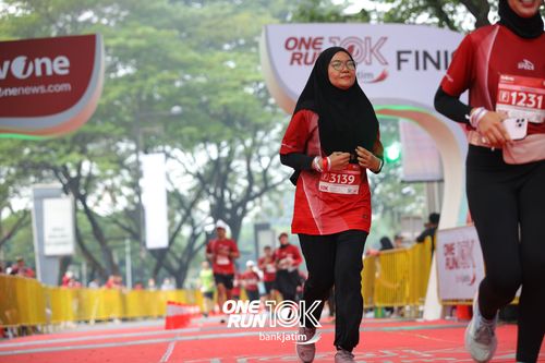 Race photo from ONE RUN 10 K