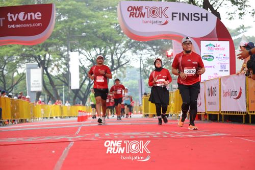 Race photo from ONE RUN 10 K