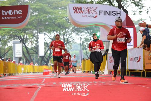 Race photo from ONE RUN 10 K