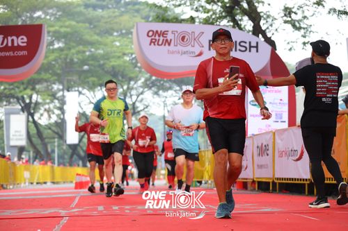 Race photo from ONE RUN 10 K