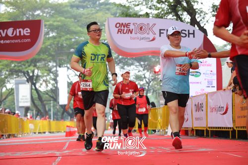 Race photo from ONE RUN 10 K
