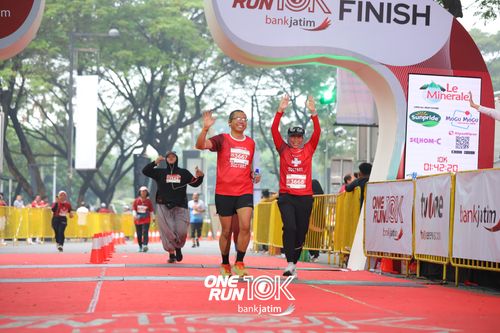 Race photo from ONE RUN 10 K