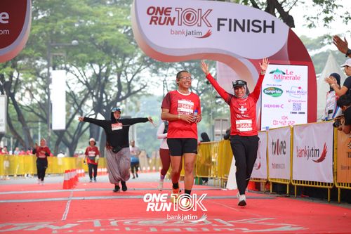 Race photo from ONE RUN 10 K