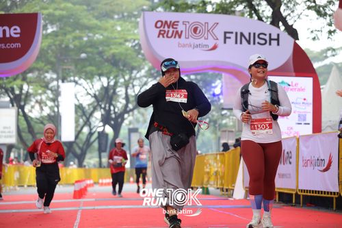 Race photo from ONE RUN 10 K