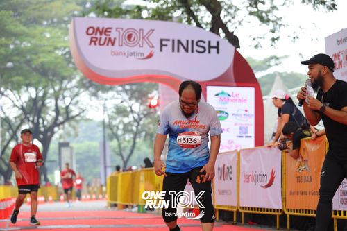 Race photo from ONE RUN 10 K