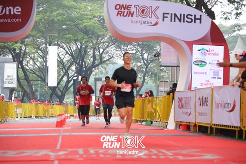 Race photo from ONE RUN 10 K