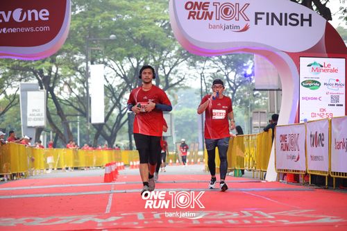 Race photo from ONE RUN 10 K