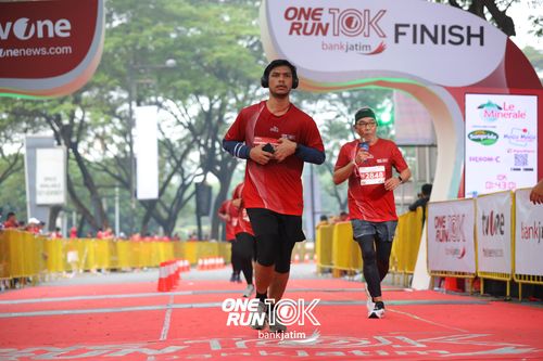 Race photo from ONE RUN 10 K