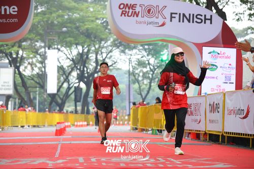 Race photo from ONE RUN 10 K