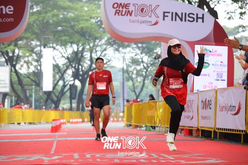 Race photo from ONE RUN 10 K