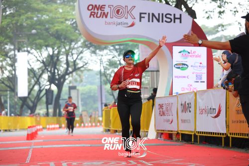 Race photo from ONE RUN 10 K
