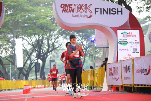 Race photo from ONE RUN 10 K