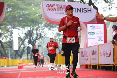 Race photo from ONE RUN 10 K