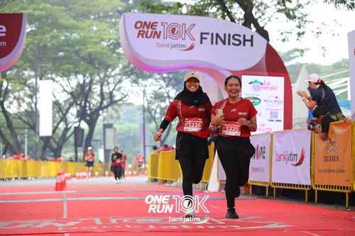 Race photo from ONE RUN 10 K