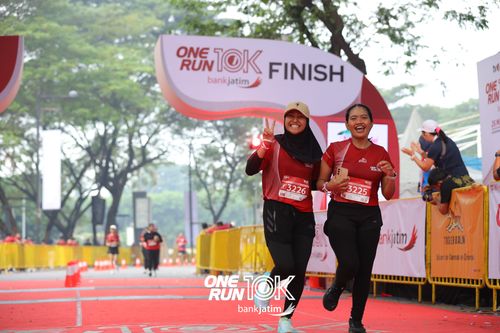 Race photo from ONE RUN 10 K