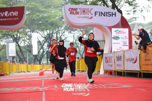 Race photo from ONE RUN 10 K