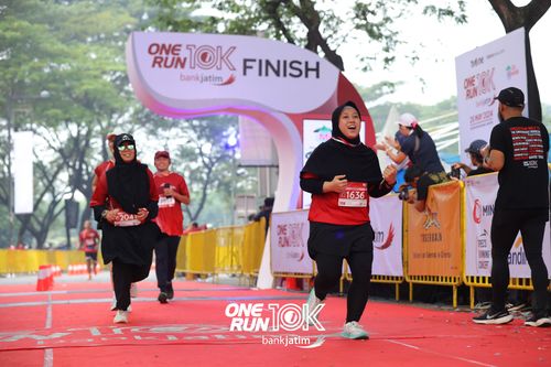 Race photo from ONE RUN 10 K