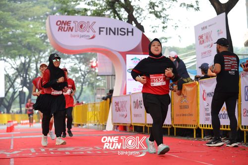 Race photo from ONE RUN 10 K