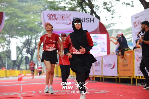Race photo from ONE RUN 10 K