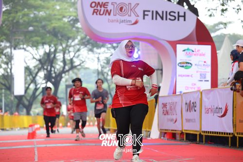 Race photo from ONE RUN 10 K
