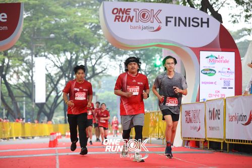 Race photo from ONE RUN 10 K