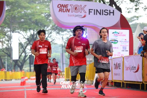 Race photo from ONE RUN 10 K