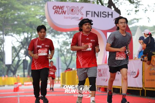 Race photo from ONE RUN 10 K