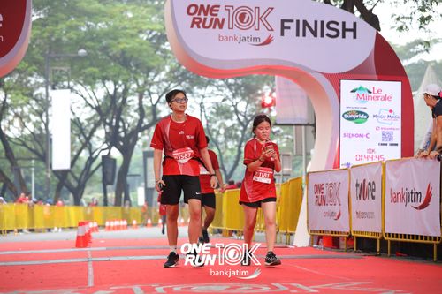 Race photo from ONE RUN 10 K