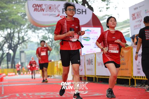 Race photo from ONE RUN 10 K