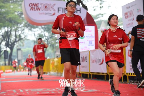 Race photo from ONE RUN 10 K