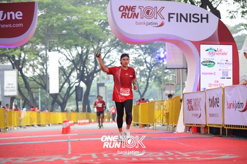 Race photo from ONE RUN 10 K