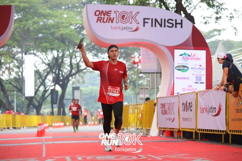 Race photo from ONE RUN 10 K