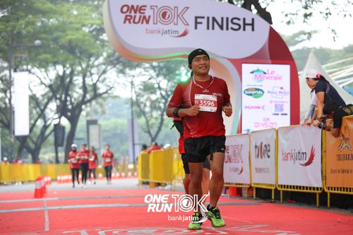 Race photo from ONE RUN 10 K