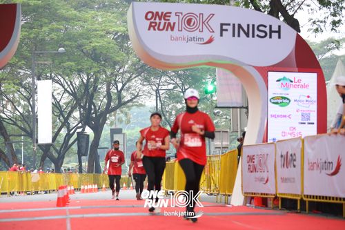 Race photo from ONE RUN 10 K