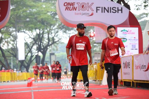 Race photo from ONE RUN 10 K