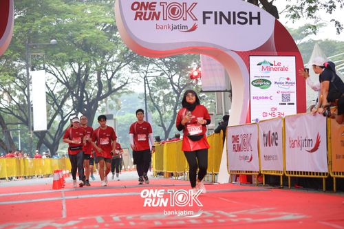 Race photo from ONE RUN 10 K
