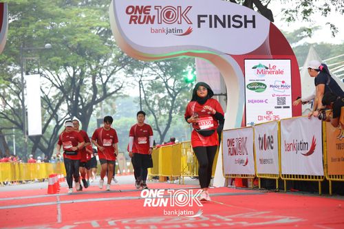 Race photo from ONE RUN 10 K