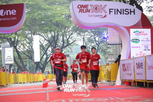 Race photo from ONE RUN 10 K