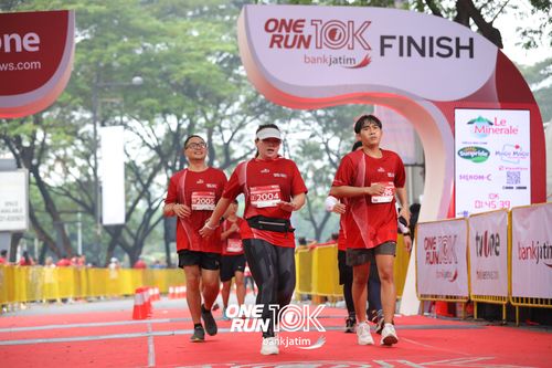 Race photo from ONE RUN 10 K