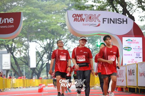 Race photo from ONE RUN 10 K