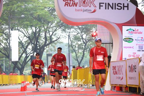 Race photo from ONE RUN 10 K