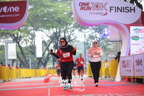 Race photo from ONE RUN 10 K