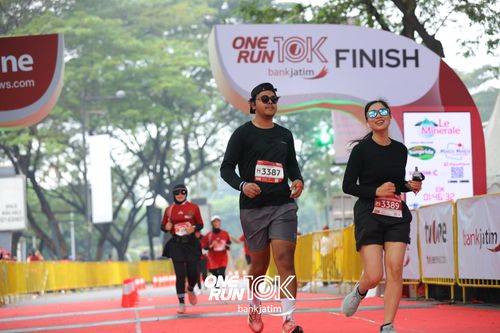 Race photo from ONE RUN 10 K