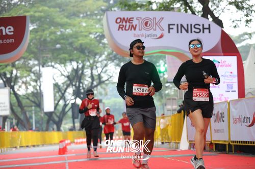 Race photo from ONE RUN 10 K