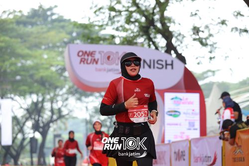 Race photo from ONE RUN 10 K