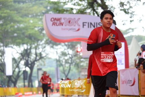 Race photo from ONE RUN 10 K