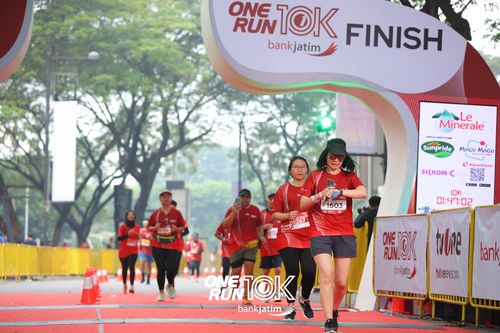 Race photo from ONE RUN 10 K